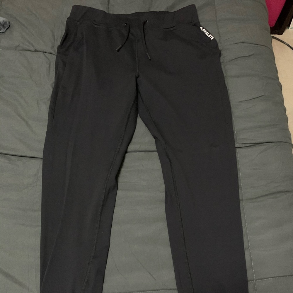 Alphalete Women’s Premium Joggers